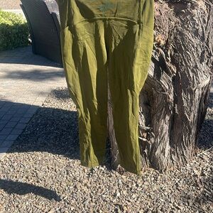 LULULEMON CROPPED LEGGINGS